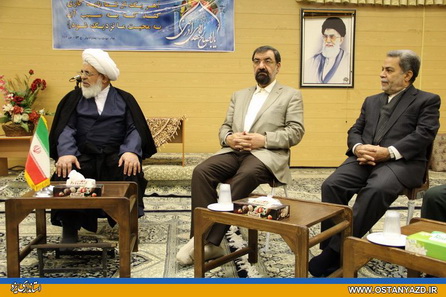 دبیر مجمع تشخیص مصلحت نظام با امام جمعۀ یزد دیدار کرد(تصاویر)