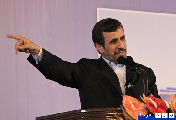 احمدی نژاد: ساکت نمی شوم /سیلی های پی در پی خواهد آمد/ می خواستند یک عده را بیاورند و به اسم ما قالب کنن/کی تو را اینقدر پر رو کرده است 