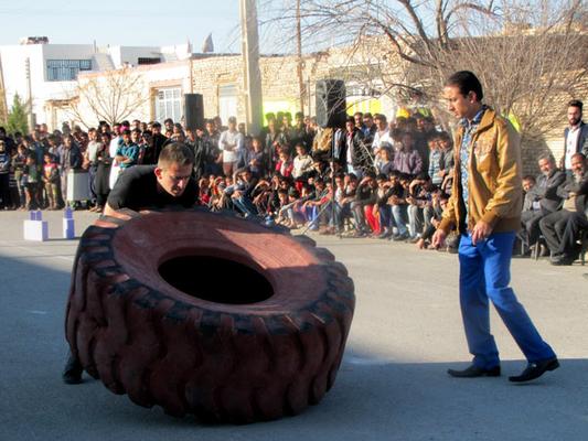 مسابقه قوی ترین مردان شهرستان بهاباد برگزار شد