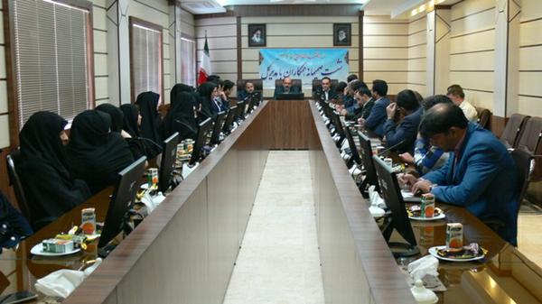 تاکید مدیر کل اقتصاد و دارایی یزد بر استفاده از نظرات کارمندان