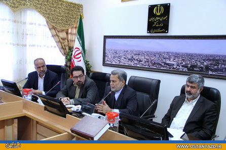 پیگیری توزیع متوازن درآمد و حمایت قانونی از شهرداران در مجلس