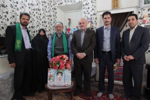 دیدار مدیرعامل شرکت برق منطقه‌ای یزد با پدر شهید و همکار صنعت برق 