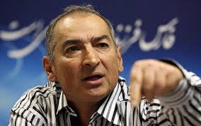 زیباکلام: رئیسی در برابر روحانی شانس ندارد 