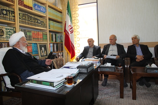 دیدار مدیران عامل صنعت برق استان با نماینده ولی فقیه در یزد 