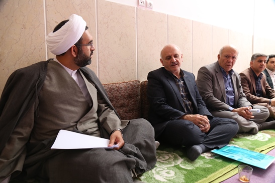 درخواست از امام جمعه مهریز برای همکاری در توسعه فرهنگ مصرف برق/صدور مجوز احداث 2 نیروگاه خورشیدی در شهرستان مهریز