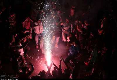  مردم یزد صعود مقتدرانه تیم ملی فوتبال به جام جهانی را جشن گرفتند