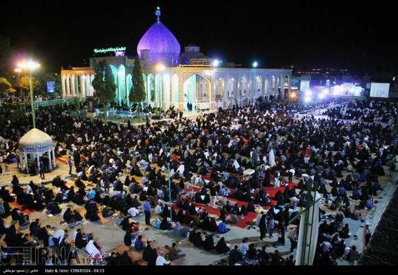 مراسم احیای شب نوزدهم رمضان در یزد برگزار شد