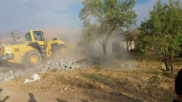 حکم تخریب دیوارکشی ومستحدثات غیرمجاز در روستاهای ییلاقی تفت اجراشد
