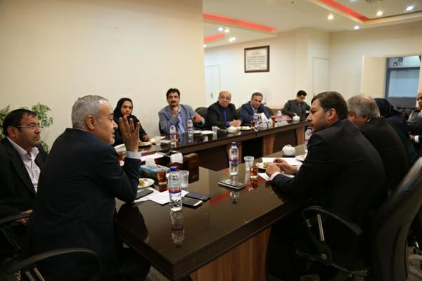 شهردار اسبق تهران در نشست با اعضای شورای شهر یزد : مردم را در اداره امور شهر مشارکت دهید 
