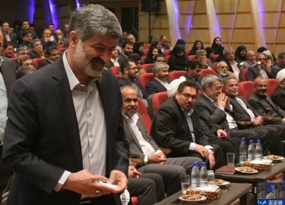 گزارش تصویری:استانداریزد با حضوروزیر کشور در یزد معرفی و از دکتر میر محمدی تقدیر شدد(3)