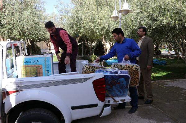 اعطای بخشی از حقوق وکمکهای غیرنقدی کارکنان صداوسیمای یزد به زلزله زدگان کرمانشاه 