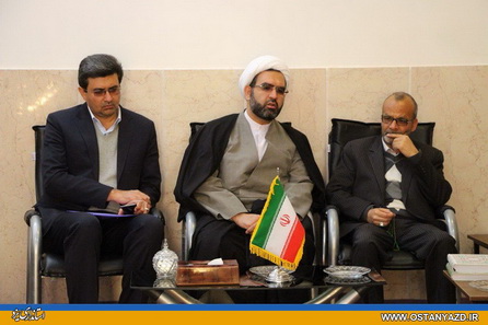 استاندار یزد با امام جمعه مهریز دیدار کرد