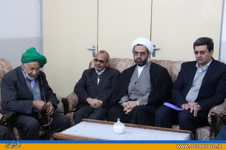 دیدار استاندار یزد با پدر بزرگوار شهید «طبائی فر»