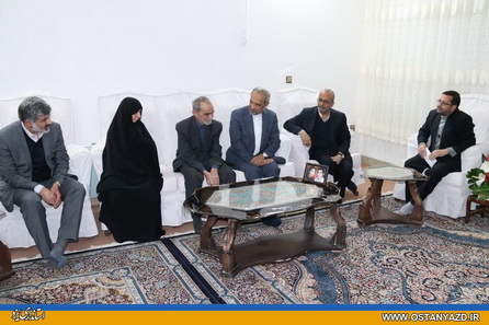 دیدار معاون رئیس‌جمهور با خانواده معظم شهیدان ذاکری نژاد