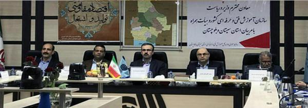 ارائه آموزش های مهارتی مهمترین اقدام رهایی از مشکلات بیکاری است و مربیان پیش قراولان حل این مشکل هستند