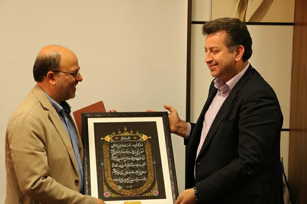 تاثیرات بسیار خوب کانون های دانشجویی هلال احمر  در جامعه / تنظیم تقویم سالانه فعالیتهای هلال احمر و دانشگاه یزد 