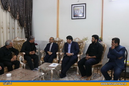 دیدار استاندار یزد با خانواده جانباز شهید والامقام افخمی عقدا