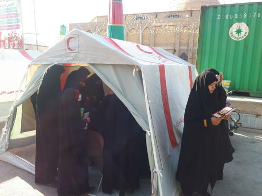 برپایی چادر آموزش و سنجش سلامت هلال احمر در همایش پیاده روی خانوادگی
