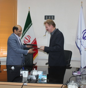 امضای تفاهم نامه دوجانبه شرکت آب منطقه ای یزد و اداره کل آموزش و پرورش استان