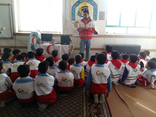 آموزش ایمنی در برابر زلزله و پناهگیری امن در مدارس شهرستان میبد