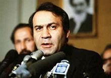 ناگفته‌هایی از زندگی صادق قطب زاده/ناگفته‌هایی از زندگی صادق قطب‌زاده/ داستان زن ۵۰-۶۰ ساله‌ای که می‌خواست او را در خیابان ببوسد