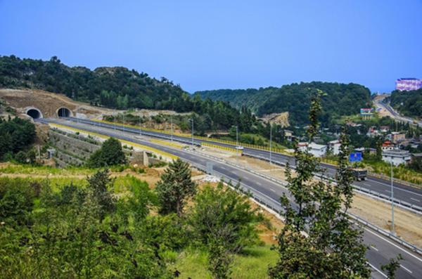 کاسبی عجیب در حوالی اتوبان افتتاح نشده! 