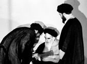 بيانات امام خمينی(ره) در مراسم تنفيذ اولين دوره‌ی رياست جمهوری آيت‌الله خامنه‌ای 