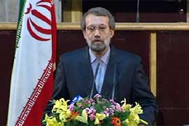 رئیس مجلس شورای اسلامی:نباید بنزین روی آتش بریزیم بلکه باید با تبعیت از مقام معظم رهبری، به سمت آرامش حرکت کنیم. 