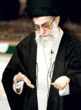 مراسم نماز جماعت ظهر و عصر به امامت حضرت آیت الله خامنه ای مدظله العالی در ماه مبارک رمضان