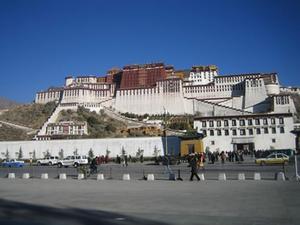  تبت اميدوار به جذب 10 ميليون گردشگر