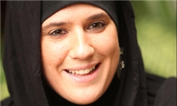 خواننده زن فرانسوی مسلمان شد+عکس
