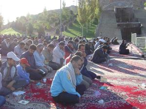 گردهمايي کارمندان بسيجي در پارك كوهستان