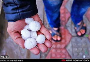  بارش باران و تگرگ  و آبگرفتگی معابر در تاکستان 