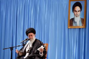 رهبر معظم انقلاب: امام خمینی (س) با دل خود با مردم سخن گفت و مردم هم با جان خود به او لبیک گفتند