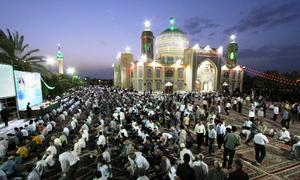 آیین جشن و سرور میلاد امام زمان(عج) در بارگاه منور حضرت حسین بن موسی الکاظم(ع) طبس+ عکس