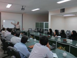 برگزاری کارگاه آموزشی تربیت فرزند دراداره کل آموزش فنی وحرفه ای استان یزد 