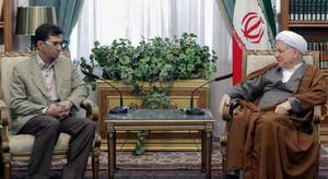 گزارش تصویری دیدار‌ جمعی از فعالان سیاسی یزدبا آیت الله هاشمی رفسنجانی  (6نظر)