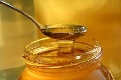 عسل منبع آنتی‌اکسیدان/ عسل از بيماري قلبي پيشگيري مي‌كند/ عسل تيره بخريد!