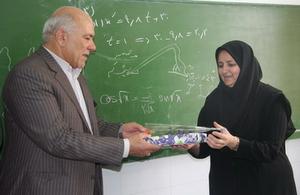 مديرعامل شركت توزيع نيروي برق استان يزد با حضوردر موسسه جوالائمه   روز معلم را تبریک گفت+گزارش تصویری