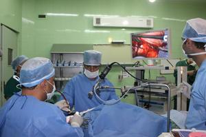 مجهز ترین دستگاه تصویر برداری حین عمل جراحی برای اولین بار در کشور در بیمارستان میبد نصب گردید