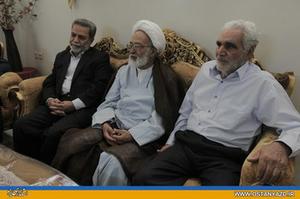 دیدار استاندار یزد با خانواده شهدای شهرستان مهریز