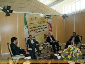 بازدید استاندار یزد از نمایشگاه ملی گیاهان دارویی