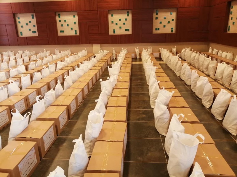 درآستانه شب یلدا بیش از 1200 بسته کمک معیشتی بین  نیازمندان  بهاباد و بخش خرانق اردکان توزیع  شد