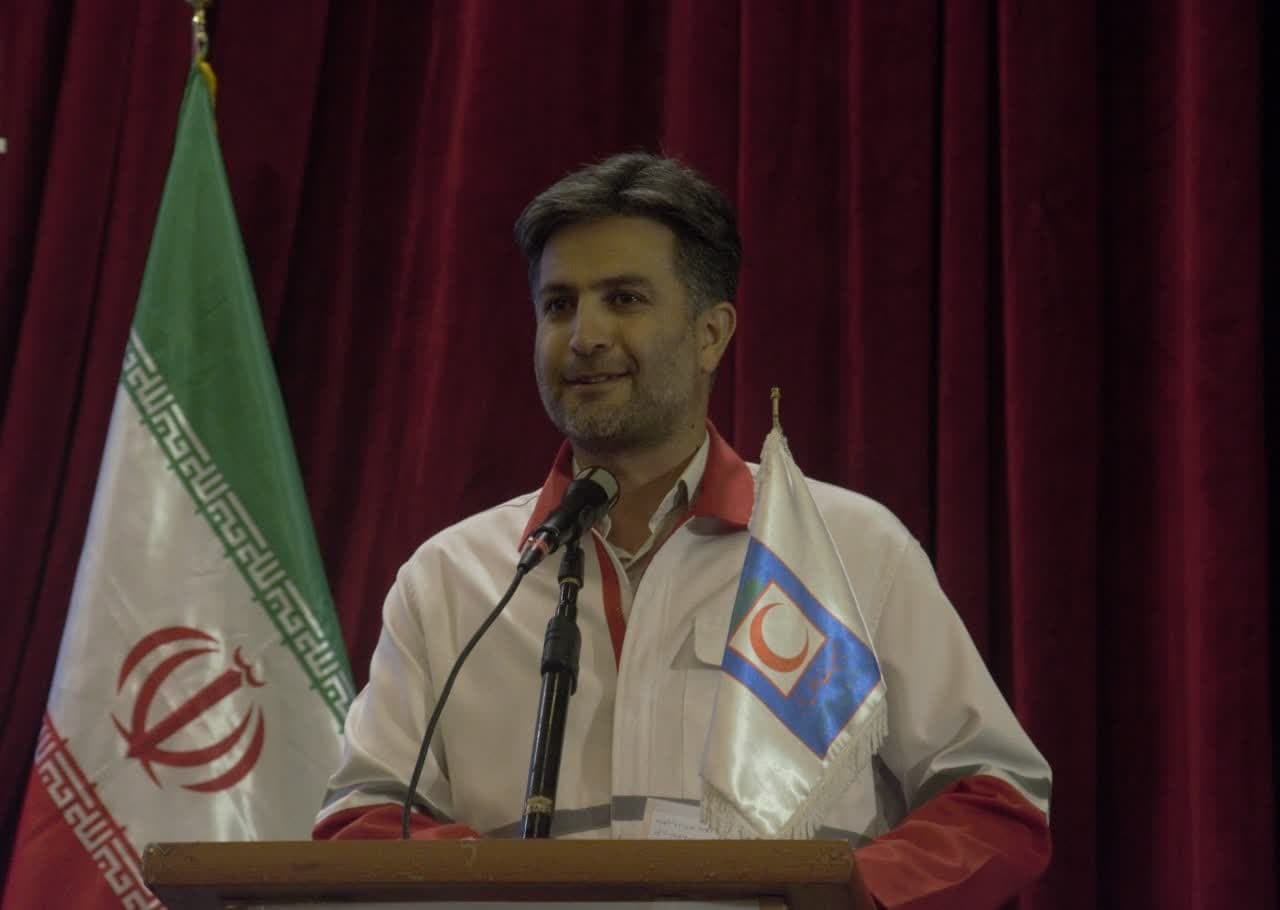 دانشجویان هلال احمری دادرسان مردم در روزهای سخت