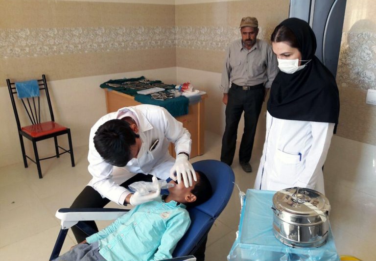 گروه جهادی دندانپزشکی درمناطق محروم شهر کرمان