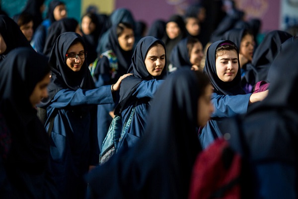 نصب منشور حجاب و عفاف در مدارس غیردولتی