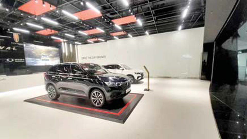 شوروم  BM CARS  در  ایران‌مال  افتتاح  شد