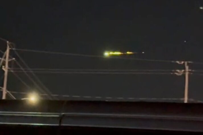 پشت پرده نورهای عجیب آسمان