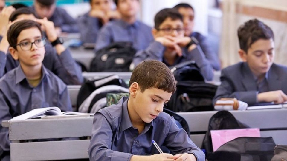 مدارس استان یزد از فردا (سه‌شنبه) دایر خواهد بود