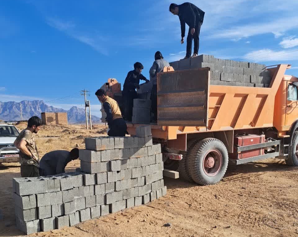 جمع آوری مصالح ساختمانی غیرمجاز در اراضی کشاورزی مهریز